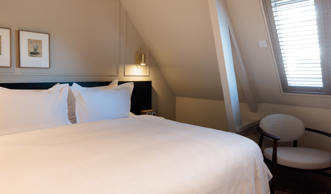 Pillows_Maurits_at_the_Park_Luxury_Room