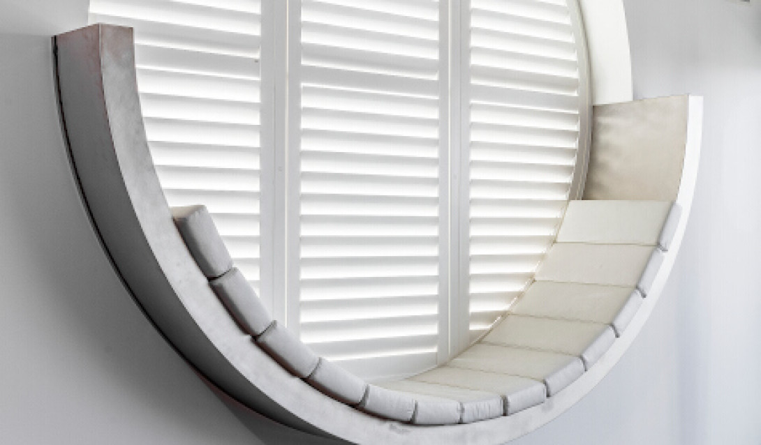  Ronde shutters in een groot raam carrousel