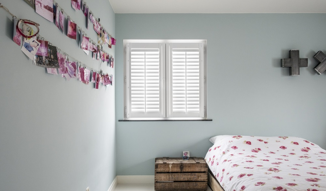 witte shutters kinderslaapkamer