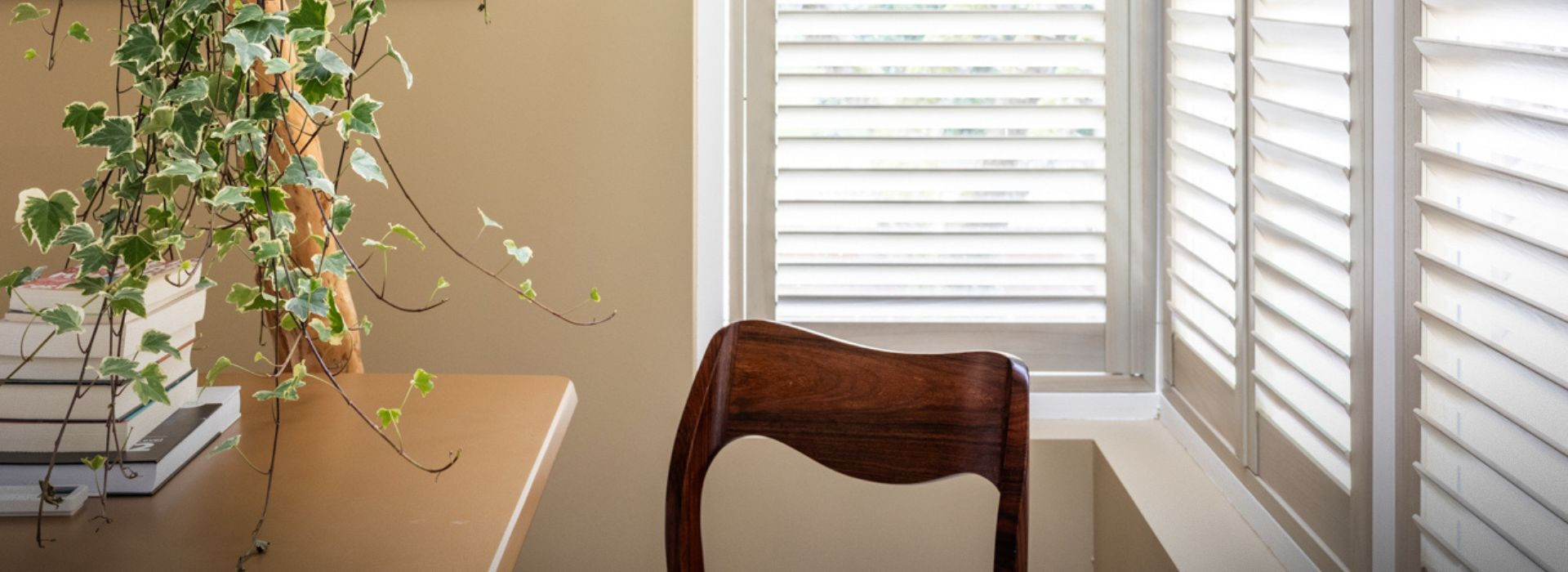 Jumbotron witte shutters jasno