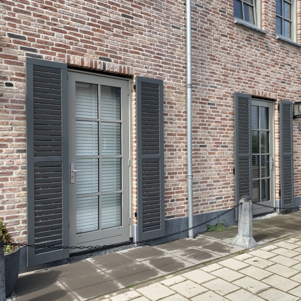 Isoluik met houten jaloezieën