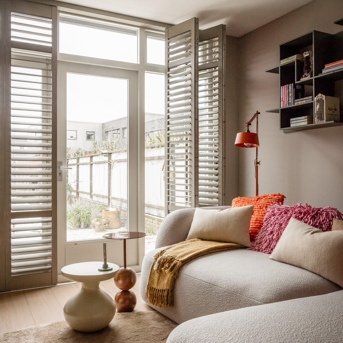 Voorschoten vtwonen JASNO shutters Old White tuindeuren (4)