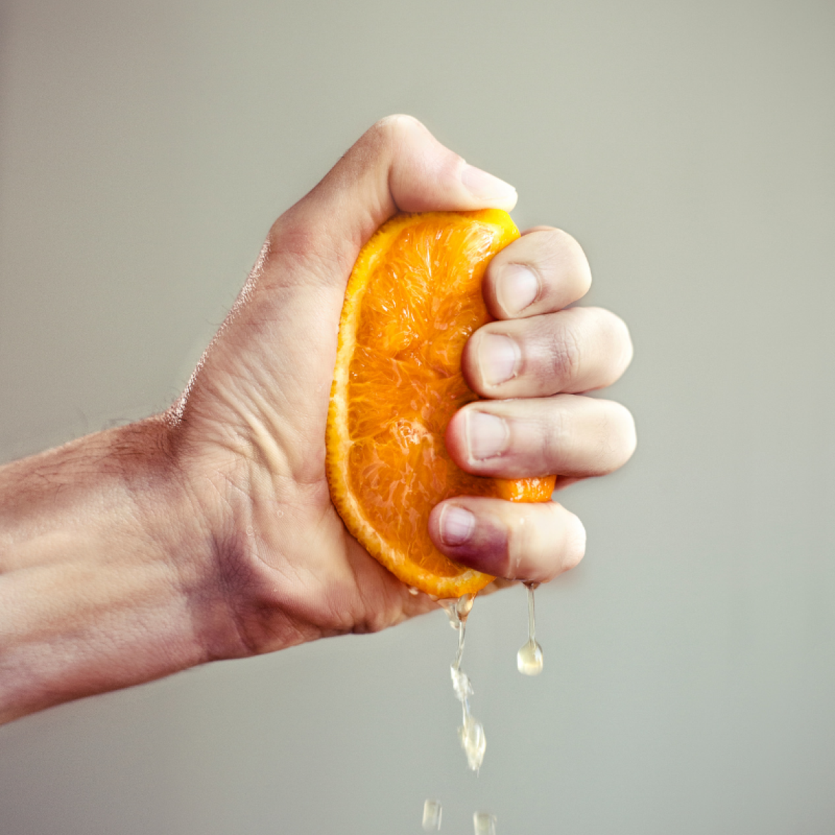 Vuist sinaasappels persen