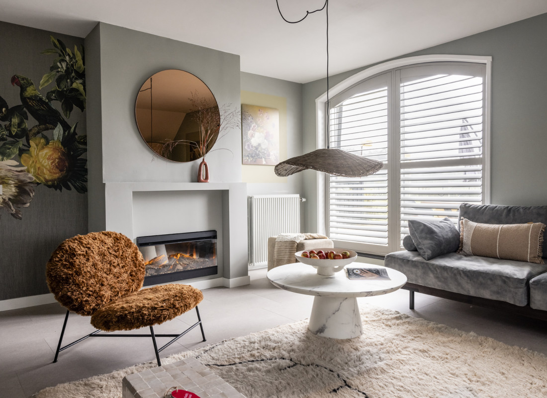 Grijze shutters half rond raam Bennekom_0