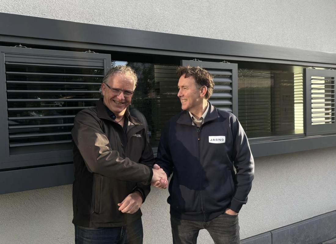 Isoluik werkt samen met JASNO binnen shutters buiten shutters